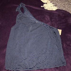 OFF SHOULDER TOP NEVER WORN